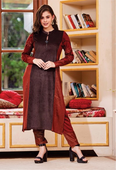 a long woollen kurta