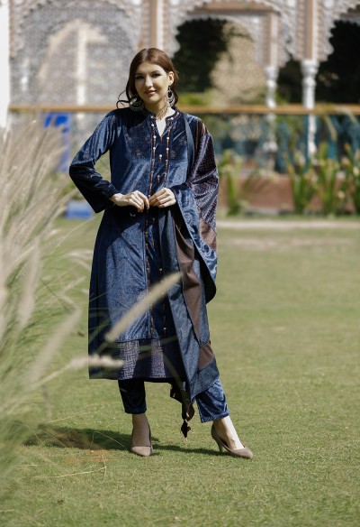 BLUE SHAWL SET WITH MIRROR EMBROIDERY